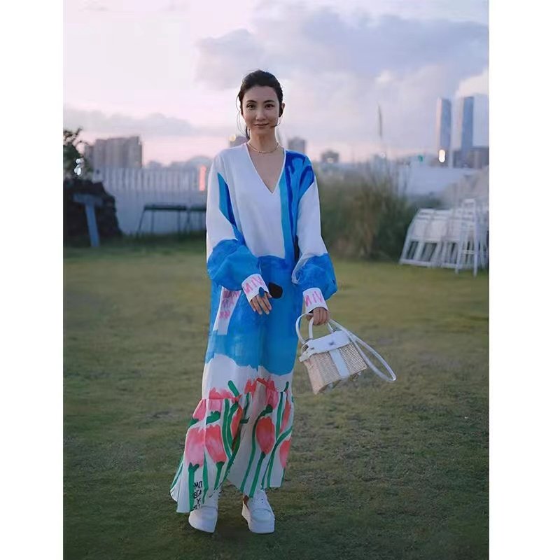 2025新款多巴胺穿搭茶歇法式长裙郁金香印花涂鸦设计连衣裙子女夏