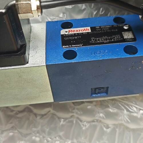 议价R901288847 4WRPE6VC18S-20 比例阀 力士乐工控液压阀维修