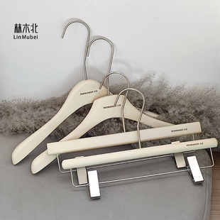 网红白色衣架裤夹奶油风木质防滑服装店衣挂女士专用实木衣撑定制