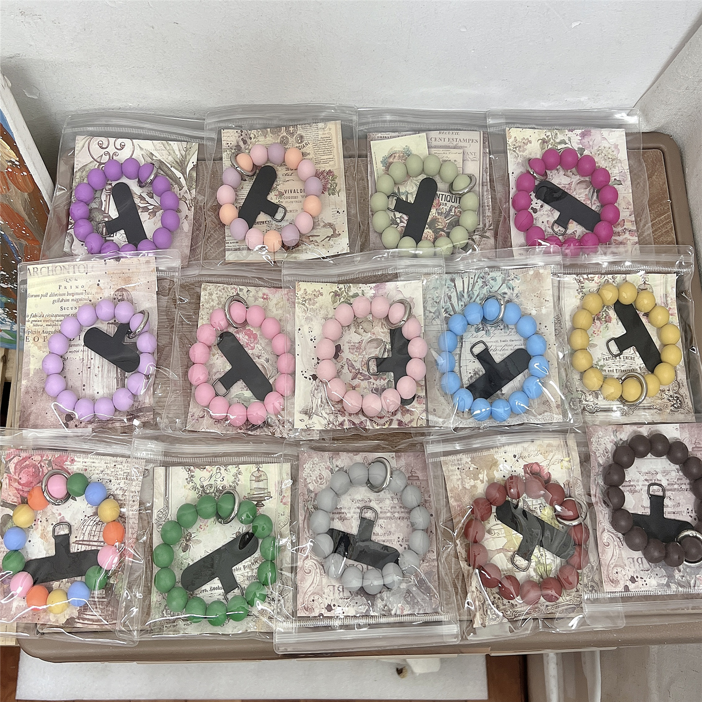 多巴胺彩虹豆豆手拎圆环手机链