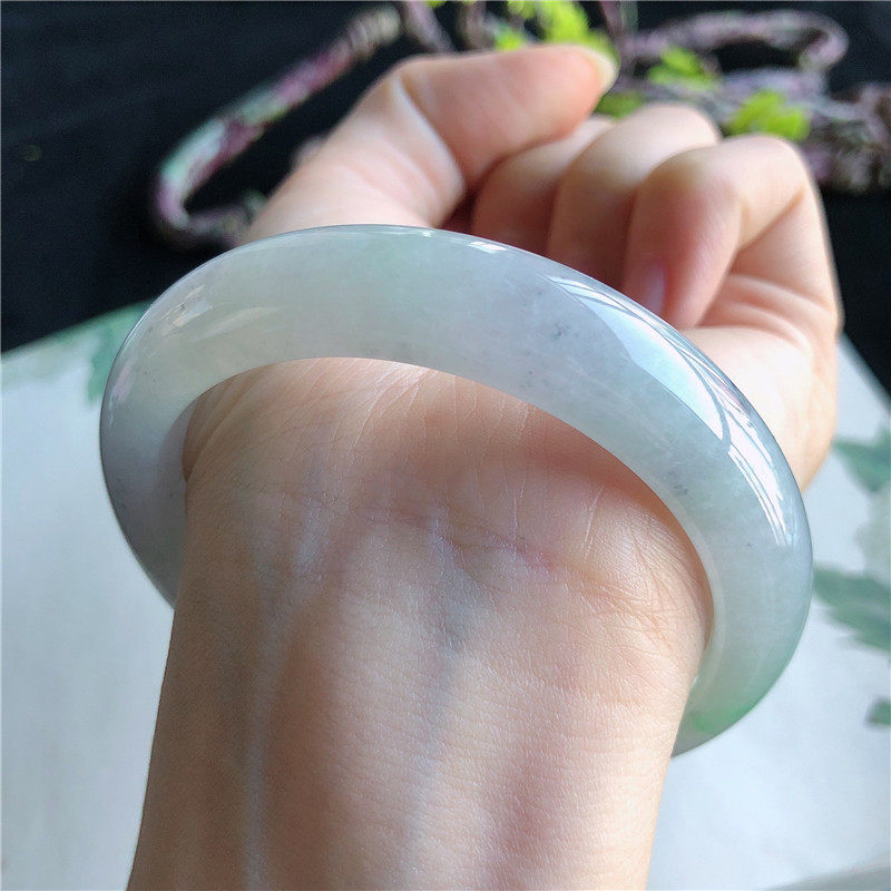 11月新品 天然翡翠56圈口冰糯种绿飘花乌鸡花正圈手镯476HY0309