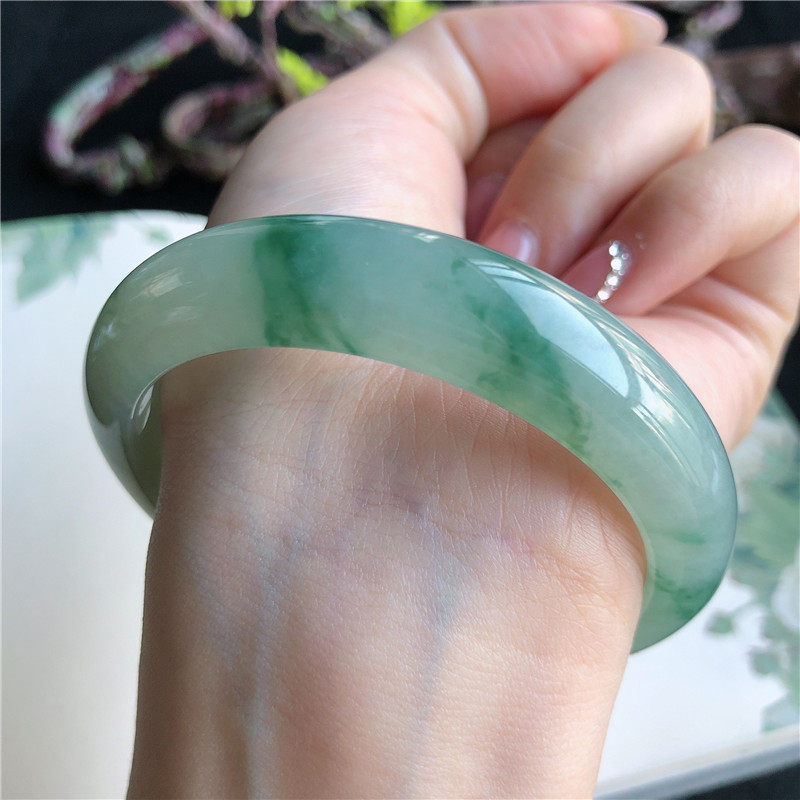 12月新品 天然翡翠56圈口冰糯种飘绿花正圈手镯女款正品5A81207