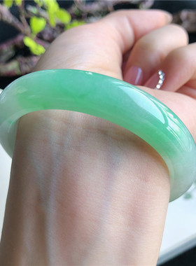 12月新品 天然翡翠52圈口冰糯种胶润飘阳绿花黄翡正圈手镯4C71125