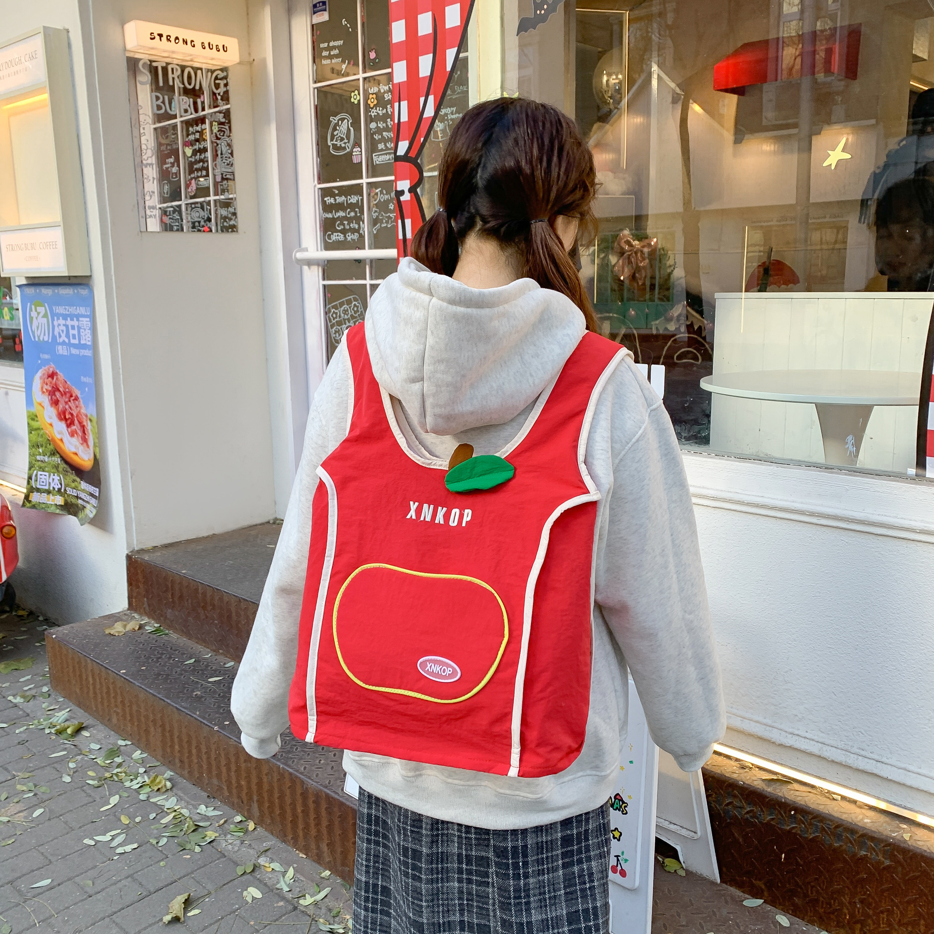 红色奇妙之旅苹果马甲双肩背包包毛绒可爱玩偶红色书包礼物娃包女,箱包皮具/热销女包/男包,双肩背包,淘宝优惠券,粉丝福利购,淘宝优惠卷