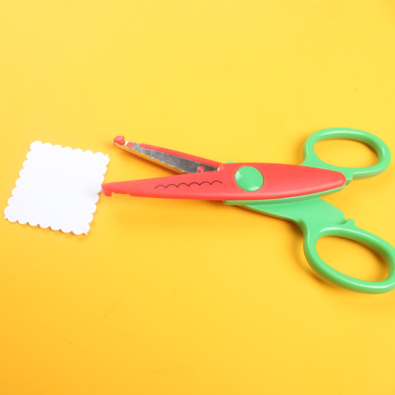어린이 창조적 인 수제 안전 레이스 가위 수제 재료 사진 색종이 톱니 패턴 가위 신제품