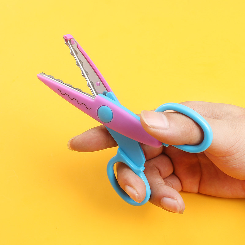 어린이 창조적 인 수제 안전 레이스 가위 수제 재료 사진 색종이 톱니 패턴 가위 신제품