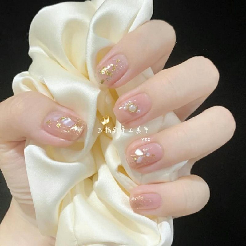 假指甲贴片手工光疗甲片成品粉色显白新娘孕妇珍珠贝壳穿戴美甲贴