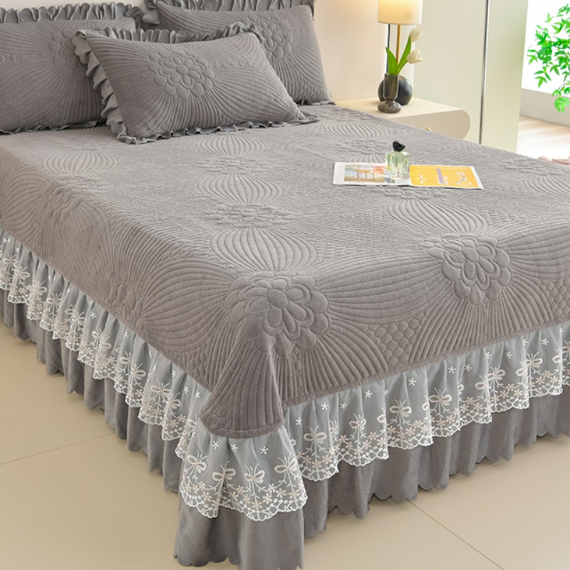 加厚牛奶绒夹棉花边床盖单