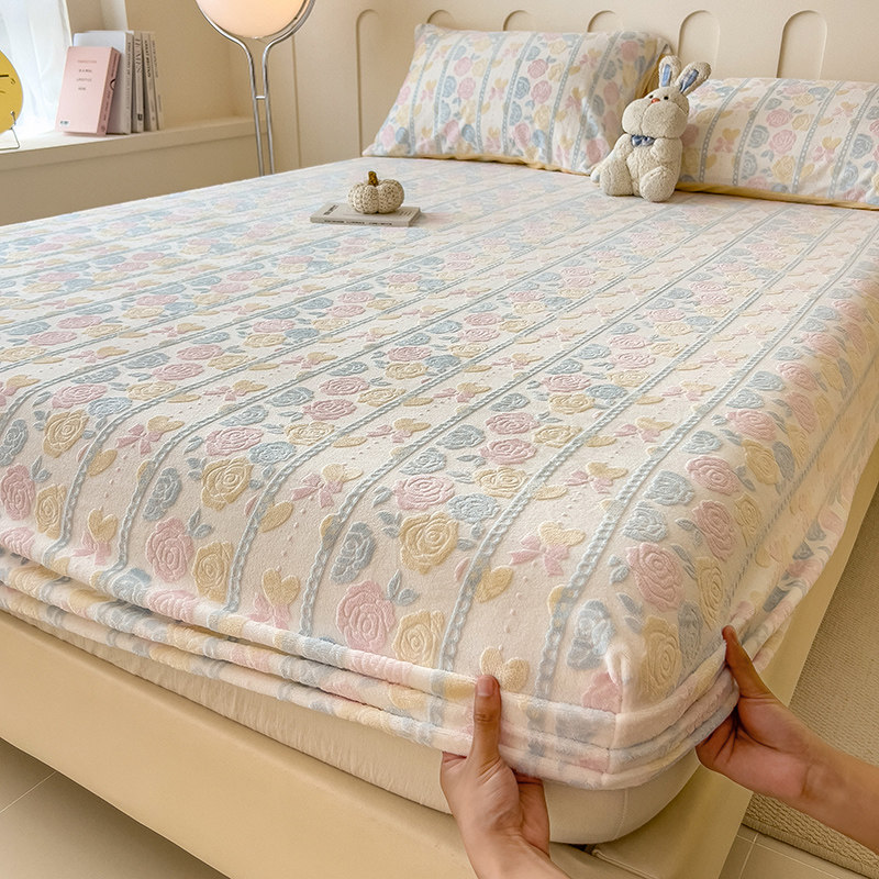 高端雕花牛奶绒床笠罩单件床垫保护罩防滑床单冬季加绒加厚珊瑚绒