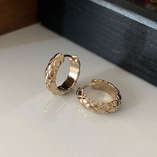 咖啡金圆圈金属菱格纹耳扣2025新款 高级感耳环轻奢复古风耳饰 爆款