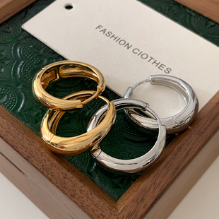 光面质感金属耳圈轻奢简约素圈耳环2025新款 高级感耳扣欧美风耳饰