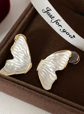 白色肌理感蝴蝶耳钉2026新款爆款高级感耳饰轻奢翅膀独特漂亮耳环