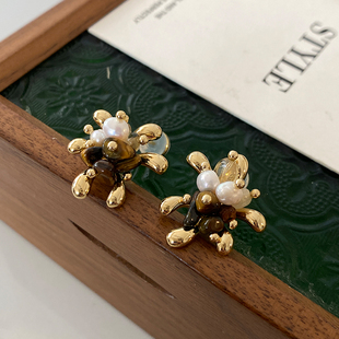 花朵珍珠虎眼石耳钉2025新款 高级感耳环美拉德秋冬复古风耳饰 爆款