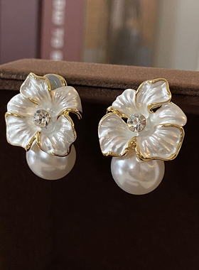 白色花朵耳环2025新款爆款高级感珍珠耳坠轻奢耳饰气质法式风耳钉