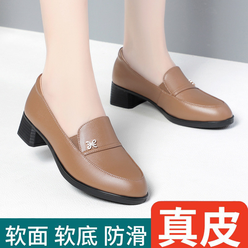 女单鞋粗跟皮鞋真皮中年妈妈中跟