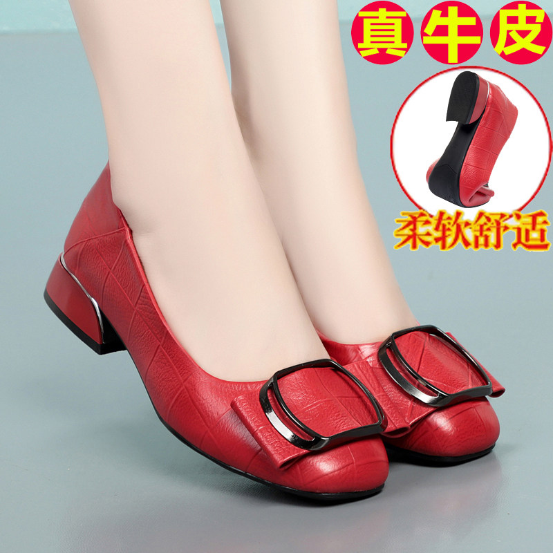 春夏季女单鞋真皮浅口小皮鞋中跟套脚红色妈妈鞋软底时尚百搭圆头