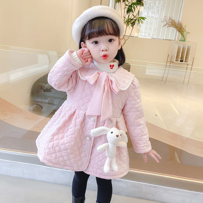 소녀의 가을 겨울 새로운 토끼 귀 퀼트 재킷은 토끼 인형 패션과 함께 제공됩니다. 소녀 인형 칼라 퀼트 윈드 브레이커 트렌드