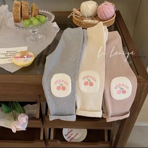 女孩公主风打底裤秋冬新款洋气长裤女宝宝甜美风贴布可爱外穿裤子