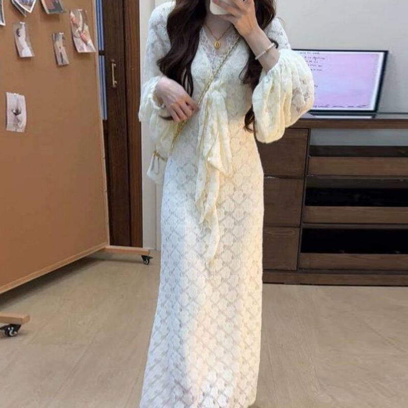法式高级感纯色连衣裙子女秋冬季2025新款配大衣收腰内搭蕾丝长裙