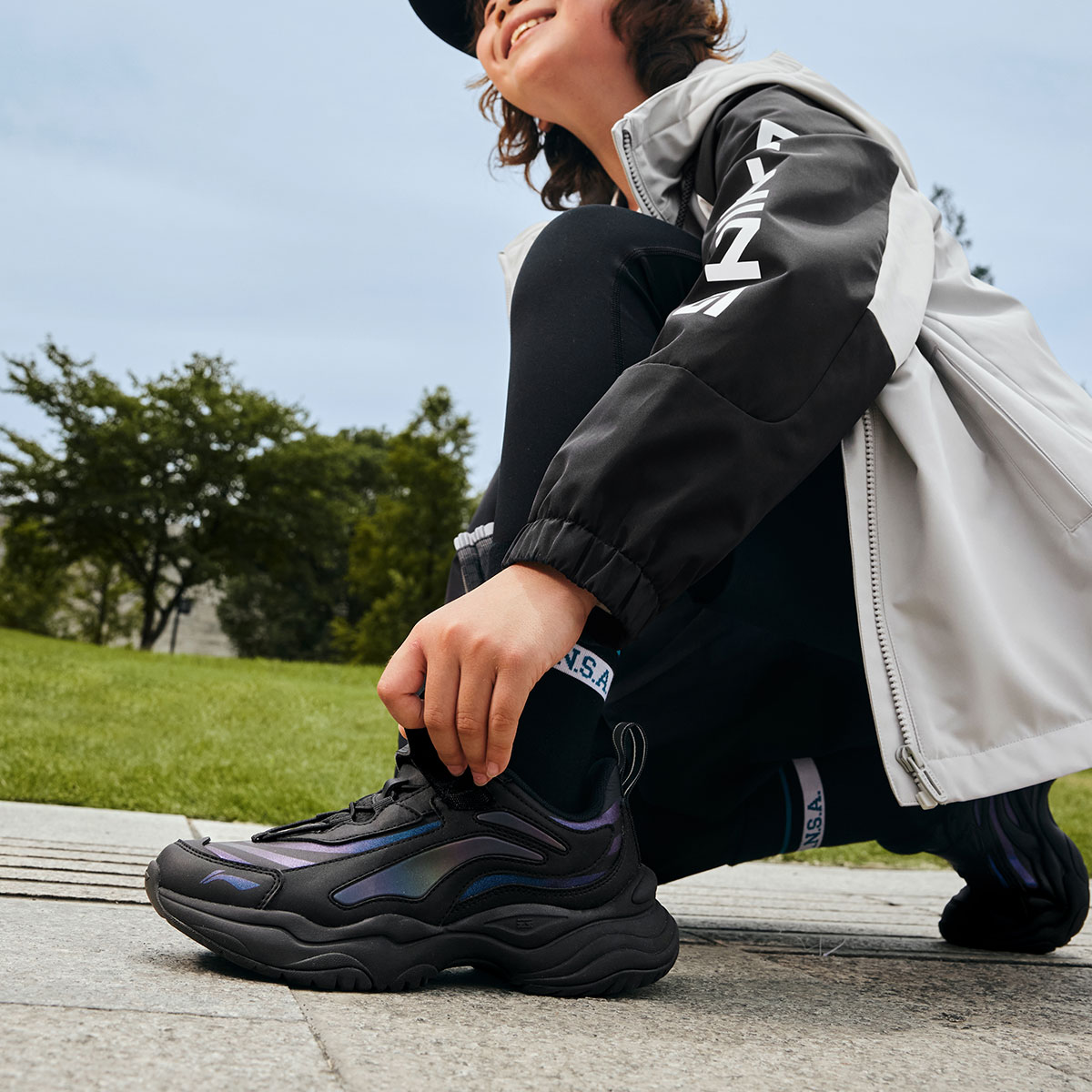 李宁男大童反光回弹减震休闲鞋