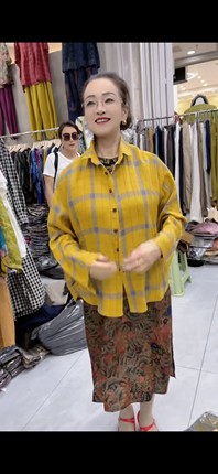 雪蓝杉夏秋季宽松长袖女士棉麻开衫上衣棉麻polo领衬衫方格黄色