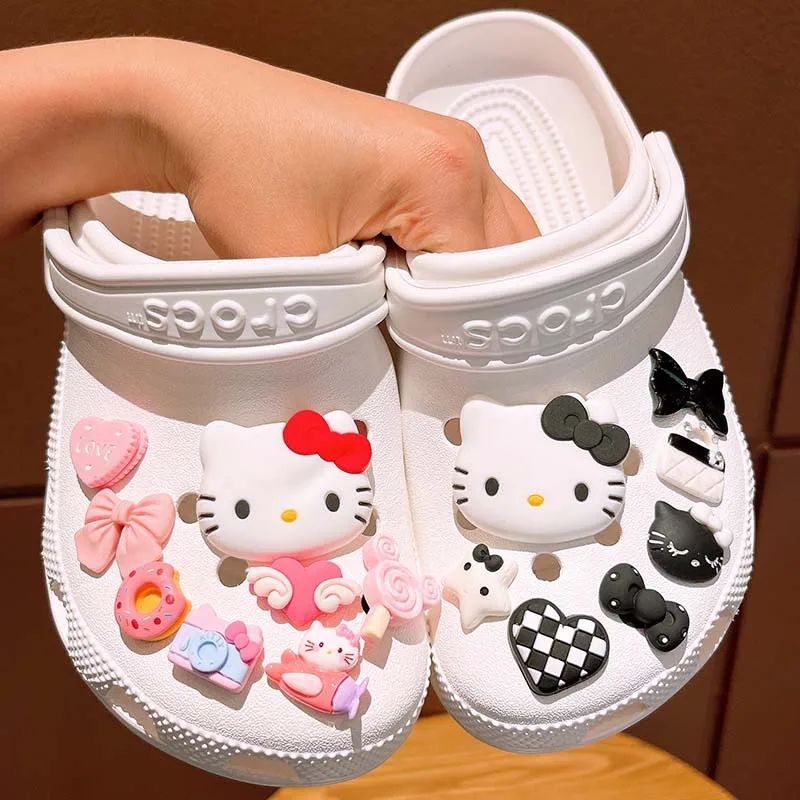 6-8Pcs  Hello Kitty Kuromi Cinnamoroll Shoe Charm Set LED DI