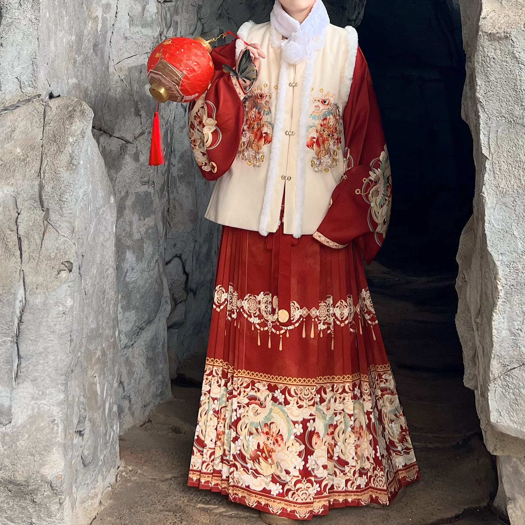 原创龙娃明制方领比甲汉服女加绒披袄刺绣马面拜年服日常秋冬款