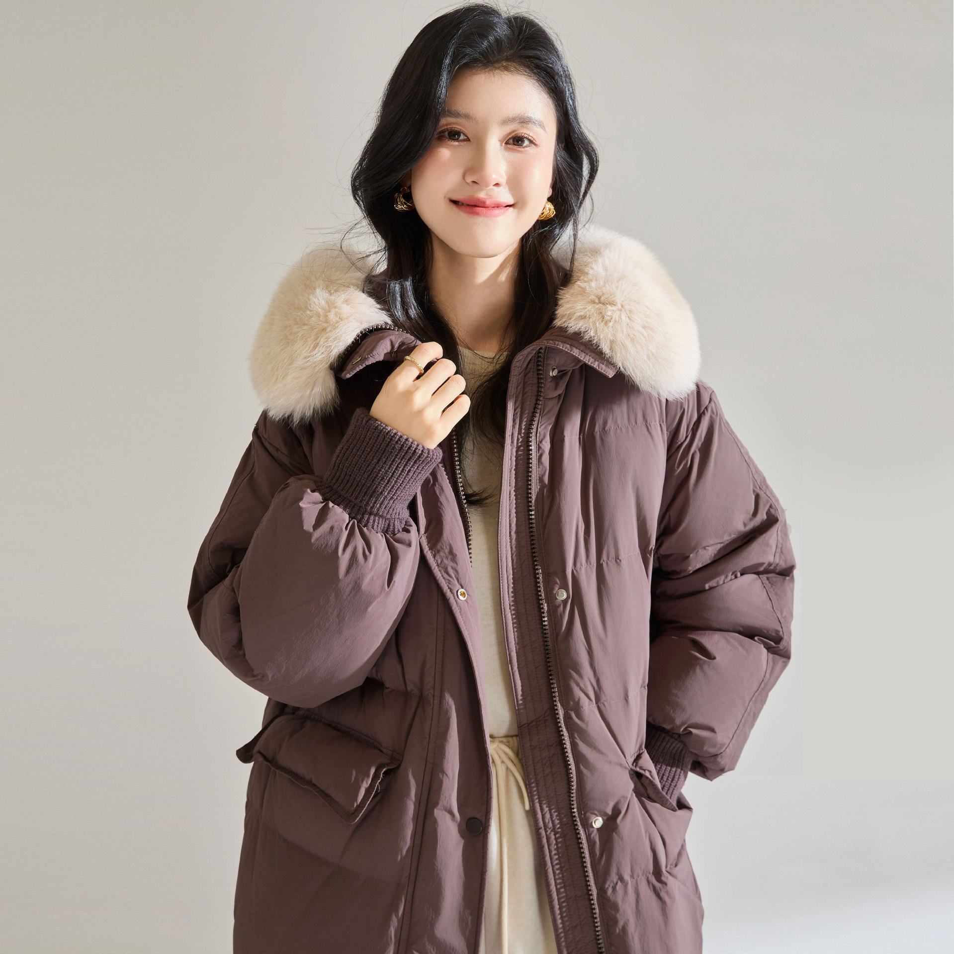 狐狸毛领连帽收腰羽绒服女长款