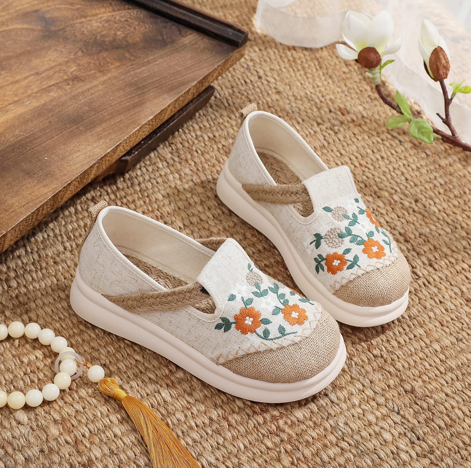 民族风软底绣花鞋女一脚蹬厚底