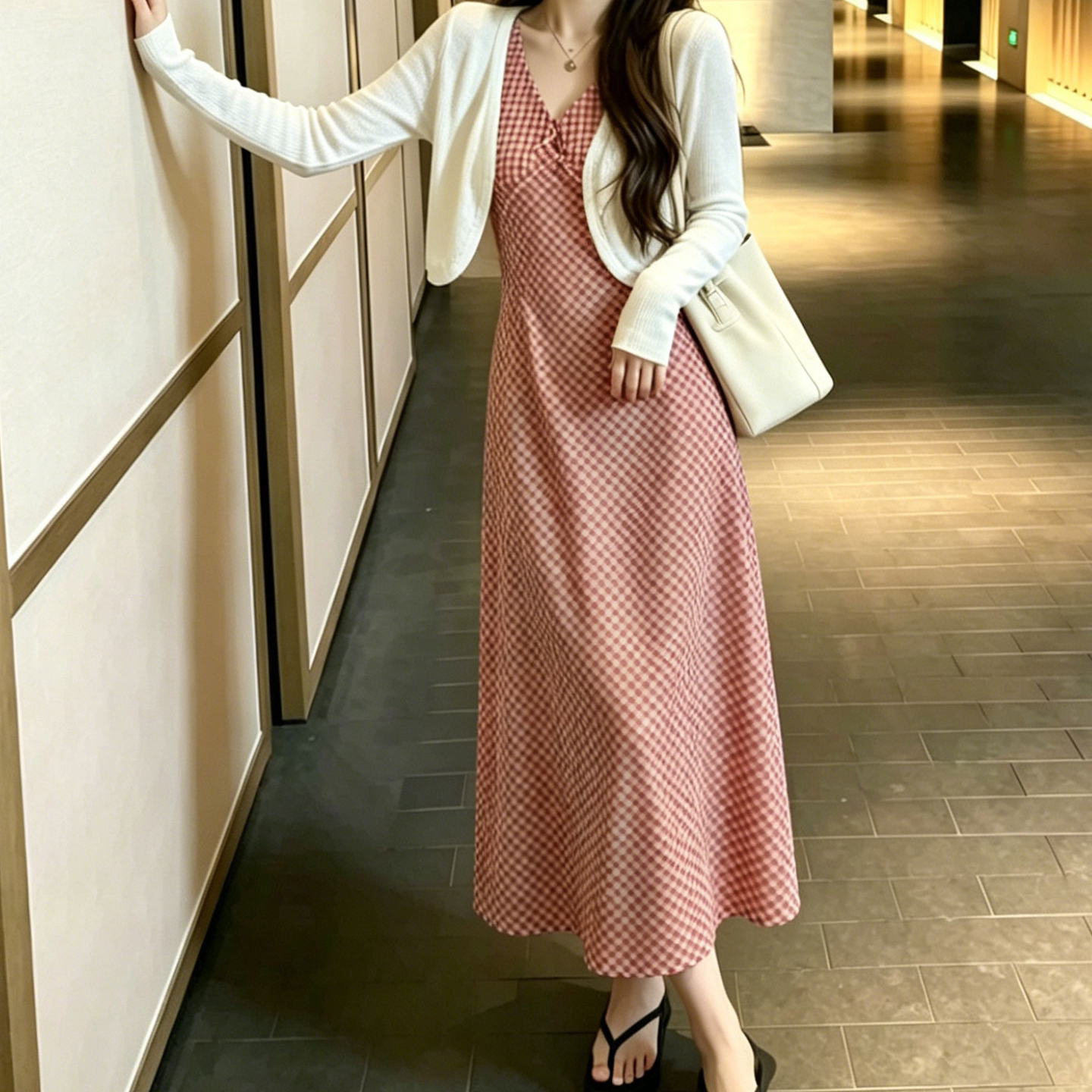 修身慵懒风格子收腰挂脖连衣裙女2026夏季新款外搭长袖开衫两件套
