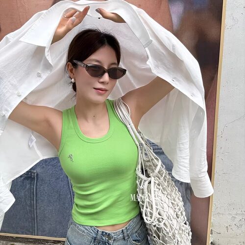 多巴胺内搭大U领遮副乳背心女