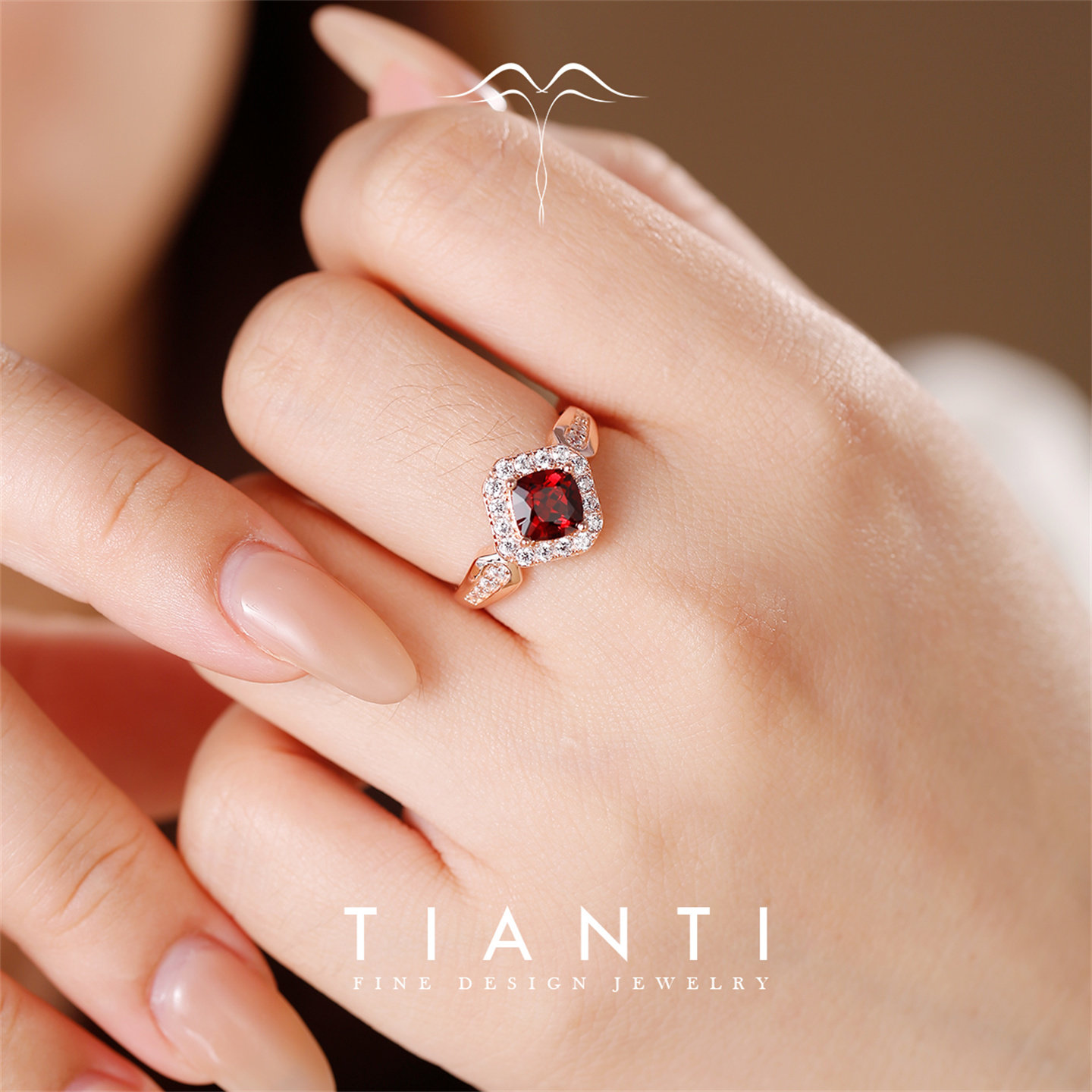 天然鸽血红石榴石宝石戒指兰羽纯银镀18K玫瑰金复古宫廷风指环女