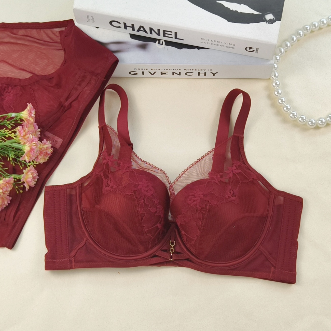 本命年绛红色薄款蕾丝聚拢提拉软钢圈镂空杯显廋内衣女收副乳文胸