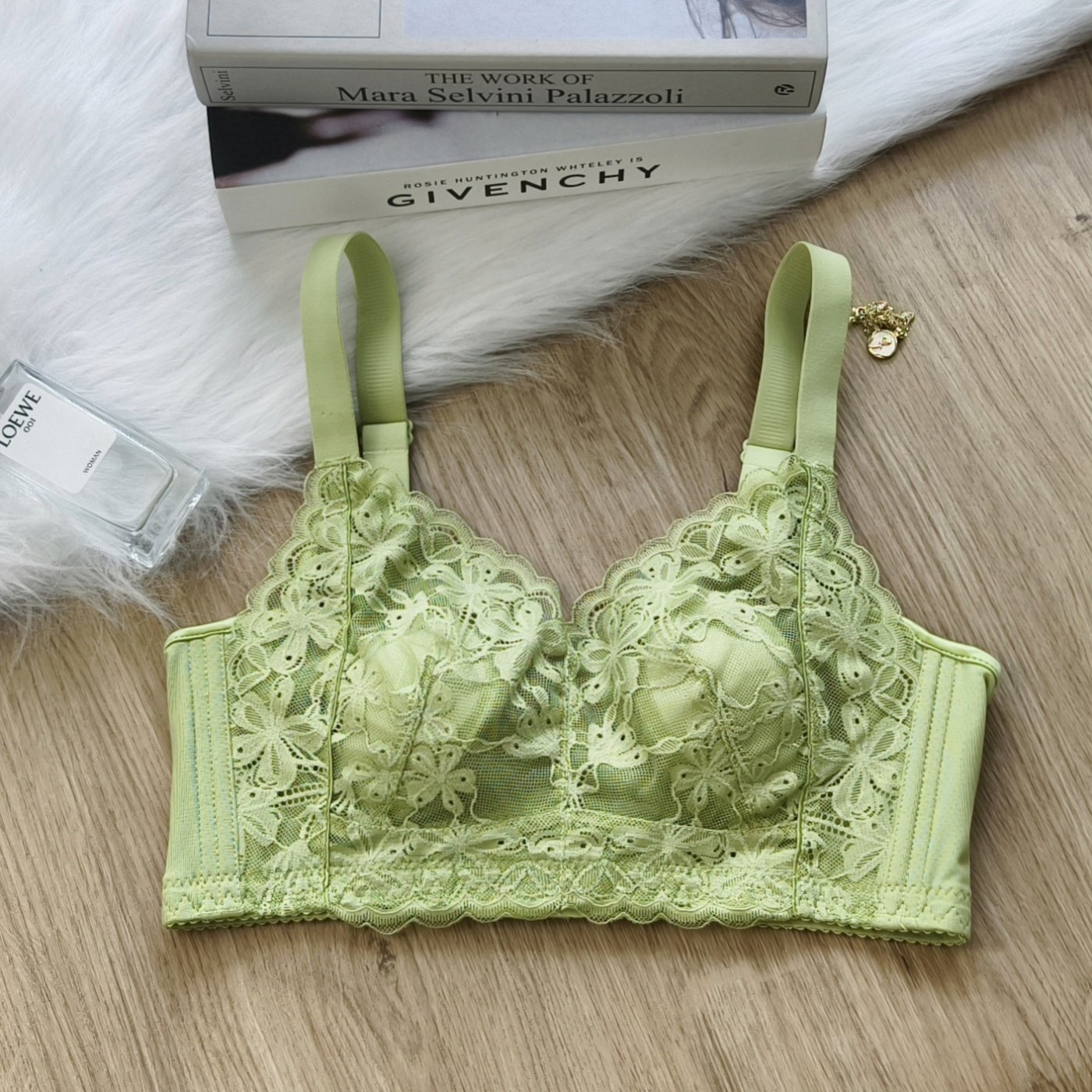 正品内衣女兔耳朵无钢圈收副超薄款乳聚拢防下垂调整型性感文胸罩