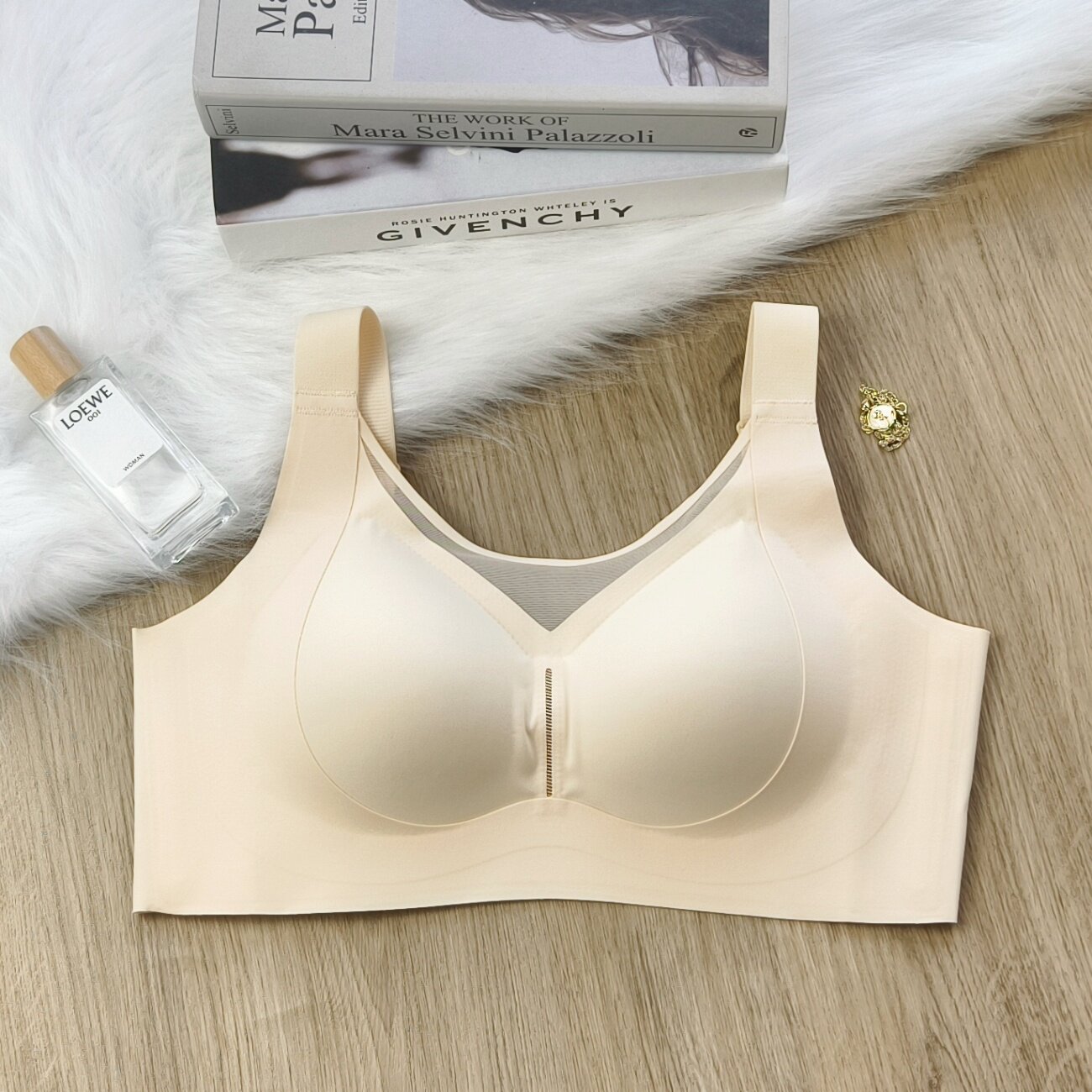 无痕无钢圈内衣女收副乳聚拢上托全罩杯大胸显小调整型大码文胸罩
