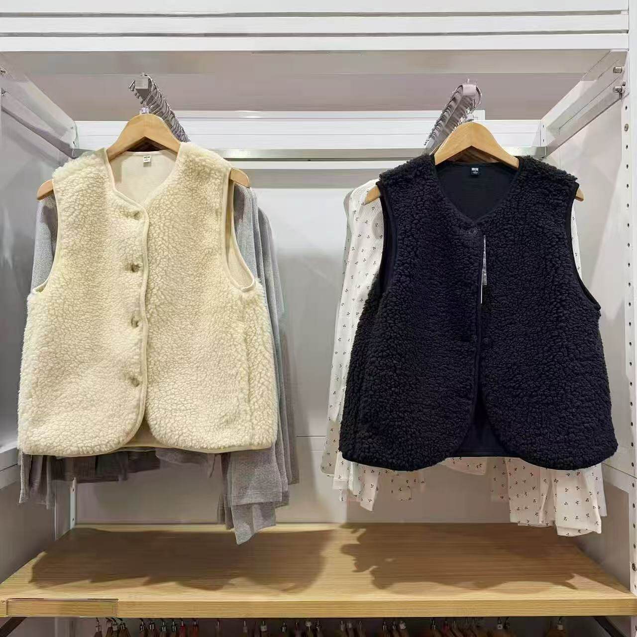 女装摇粒绒背心秋冬季新款马甲坎肩叠穿内搭外穿保暖马夹492224
