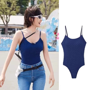 花儿与少年秦岚同款蓝色菱格吊带性感修身温泉度假三角连体泳衣女