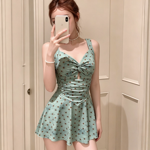 泳衣女2026新款高级感小众设计感绝美泡温泉度假游泳衣连体泳装