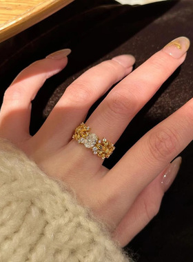 繁花相映鸽子蛋锆石鸢尾花戒指女