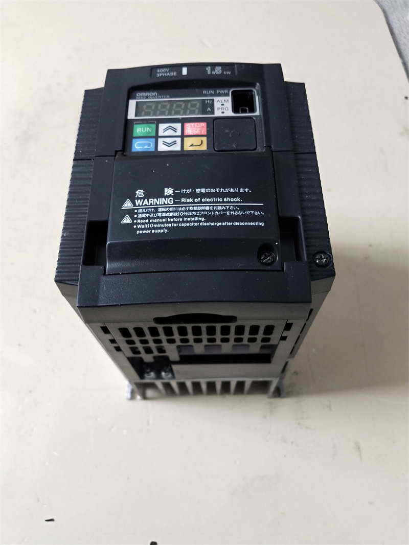 欧姆龙变频器3g3mx2-a4015-zv1 1.5kw 380v 质量保证 成色好 现货