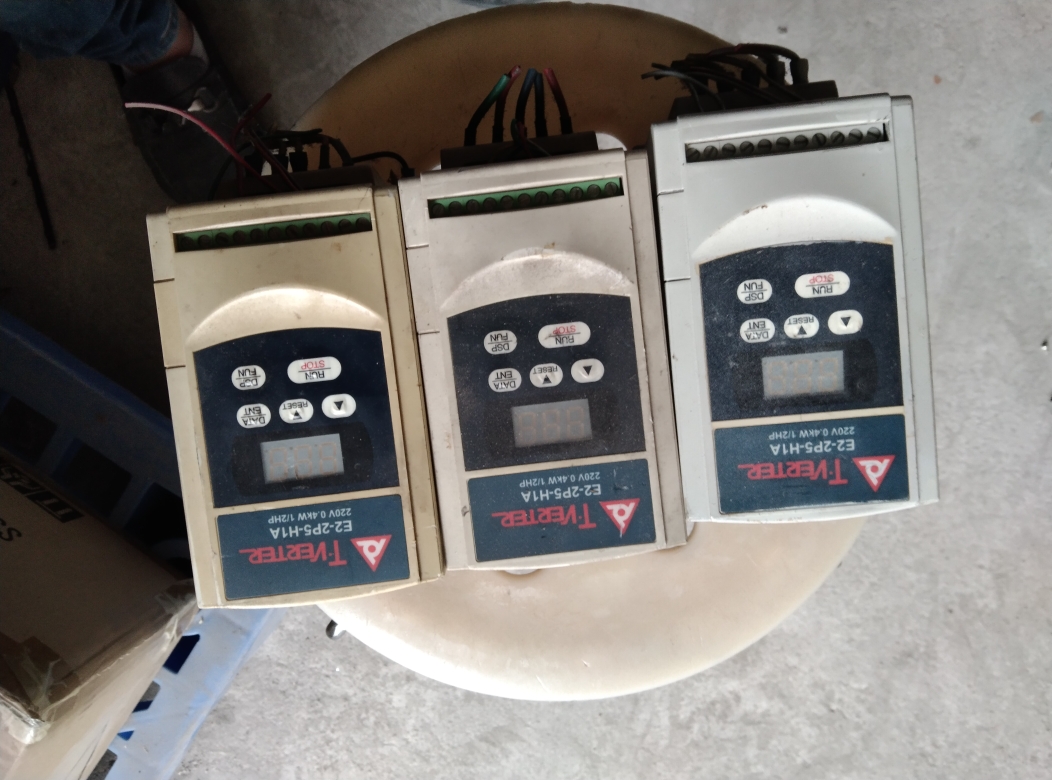 二手台安E2系列变频器 400w 220v E2-2P5-H1A 现货