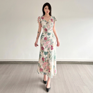 【Amyway】法式度假风花卉印花连衣裙女性感V领收腰显瘦辣妹长裙