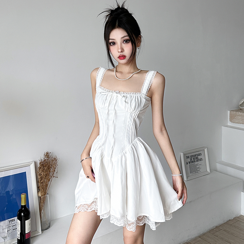 白色纯欲连衣裙束腰短裙
