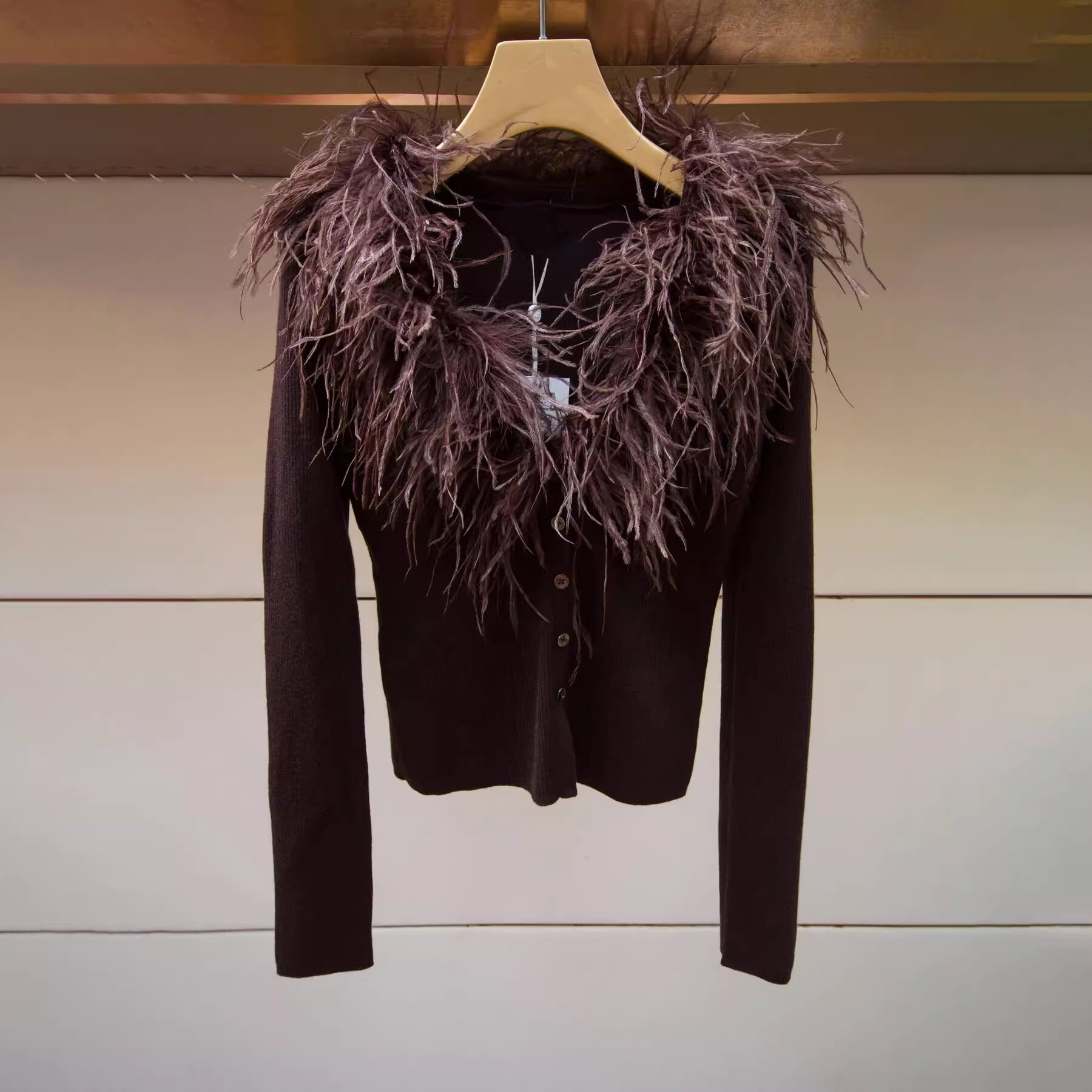 JR 2025冬季新款 绵羊毛气质千金风驼鸟毛针织开衫女外套XRJ6M02A