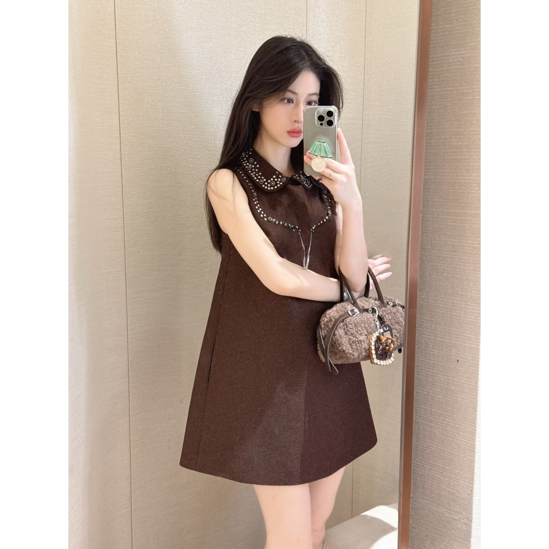 JR 2025年冬季新款 娃娃领拼接钉珠镶钻无袖羊毛连衣裙女XRJ6L11D