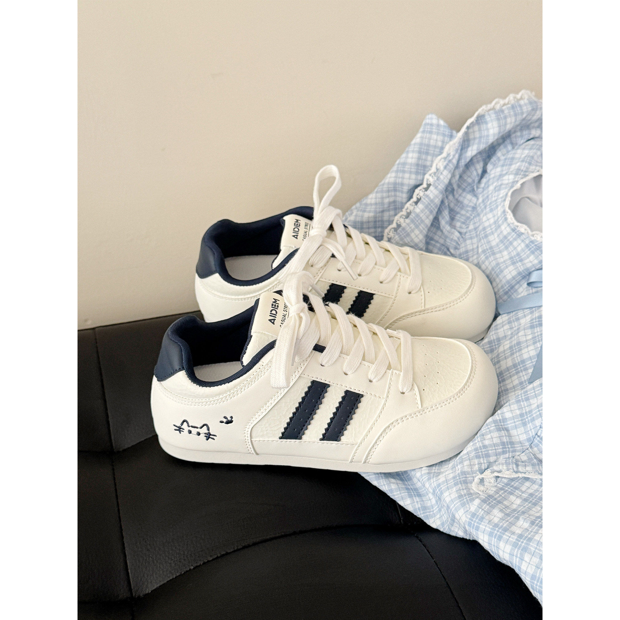 可爱小猫蓝色德训鞋女款2025秋季新款平底防滑学生运动休闲鞋,女鞋,时尚休闲鞋,淘宝优惠券,粉丝福利购,淘宝优惠卷