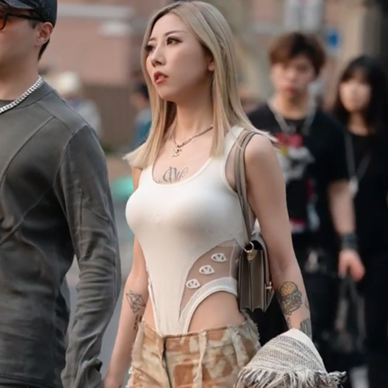 小恶魔连体背心U领吊带女