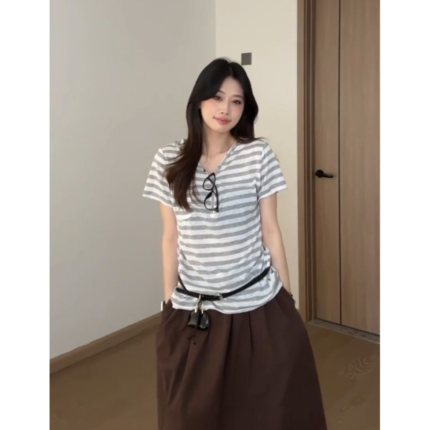 古早感薄透连帽条纹短袖T恤女夏季新款宽松休闲百搭深V领上衣