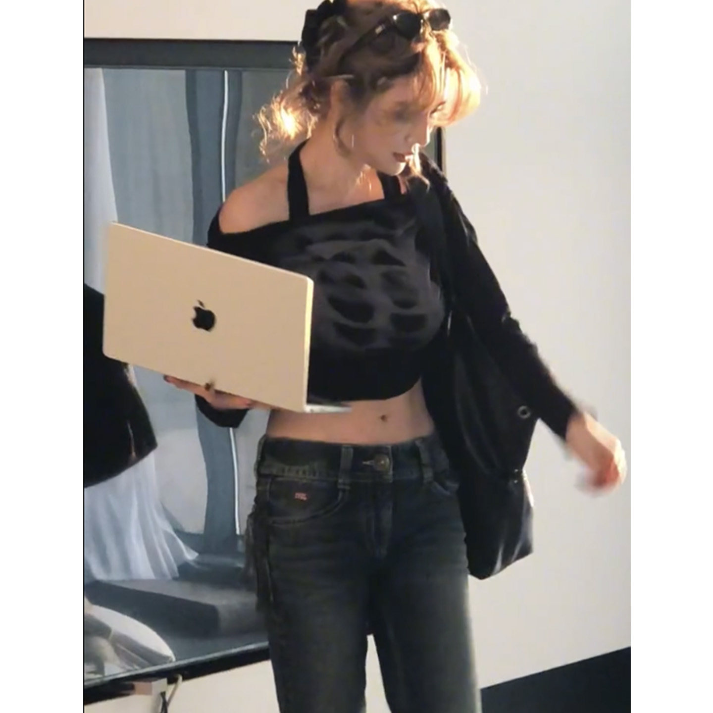 设计感一字领露肩印花挂脖上衣女2026新款宽松休闲百搭七分袖T恤