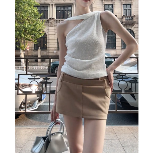 白色蕾丝挂脖吊带上衣女